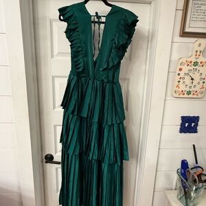 Chic Backless Green Ruffle Dress